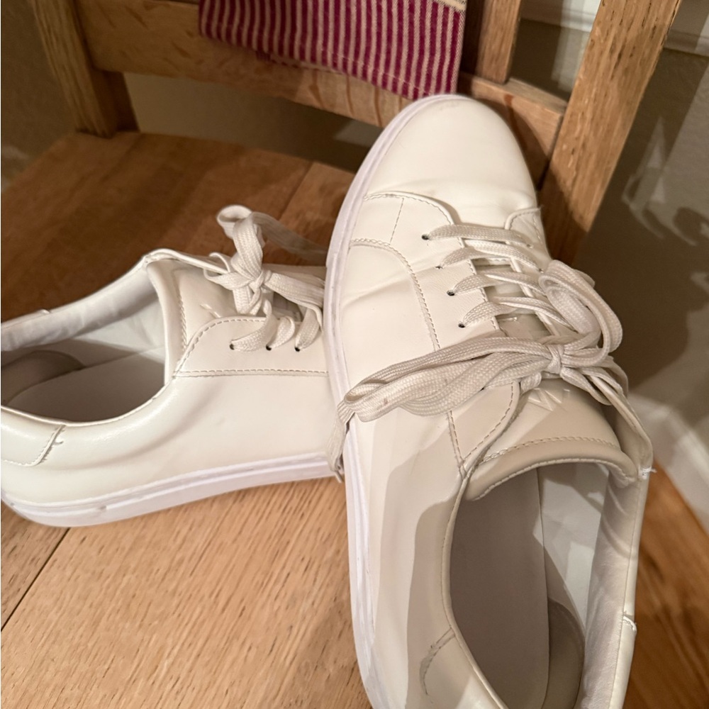 Ace Marks  White Low-Top Sneakers